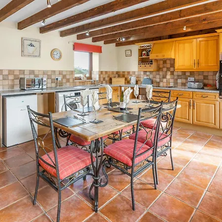 Harvest And Holly Barn * Yarm